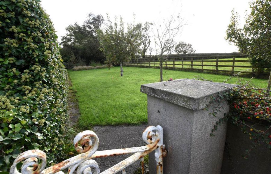 28 ACRE FARM WITH DWELLING AND OUTHOUSES, 6 Dunover Road North