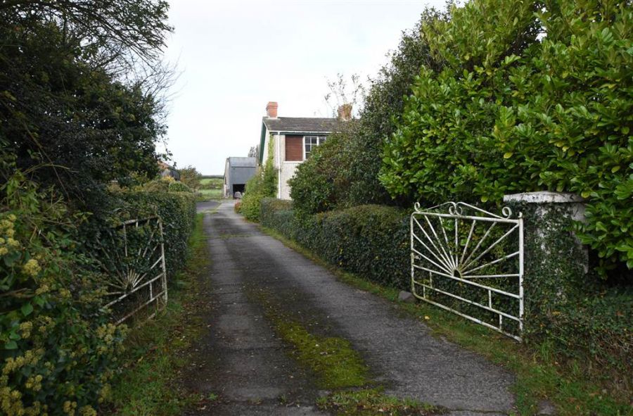 6 Dunover Road North