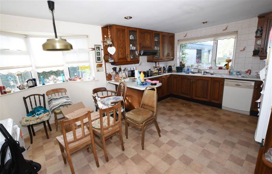 6 Dunover Road North