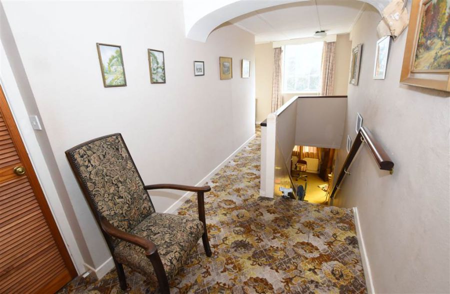 6 Dunover Road North