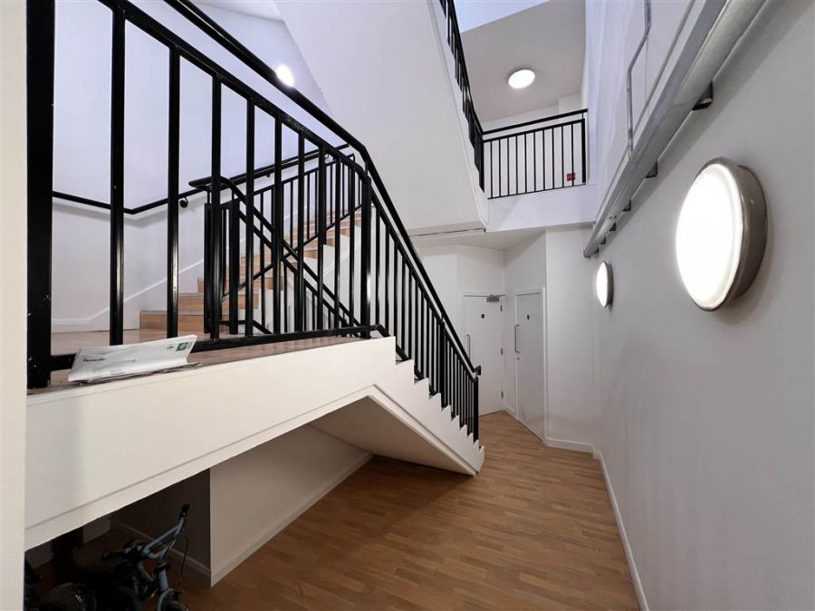 2D Meetinghouse Lane