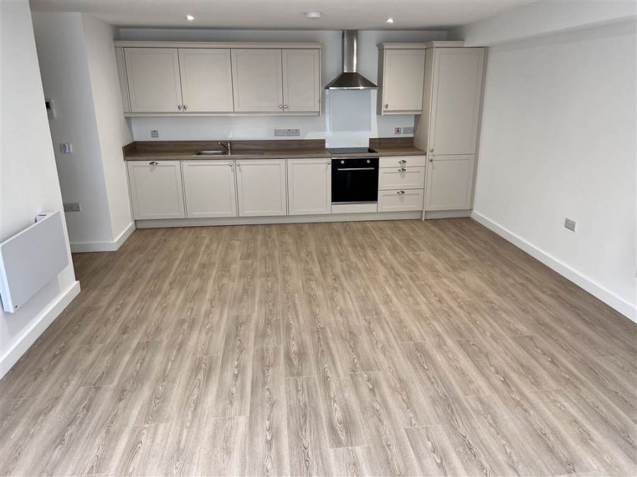 2E Meetinghouse Lane