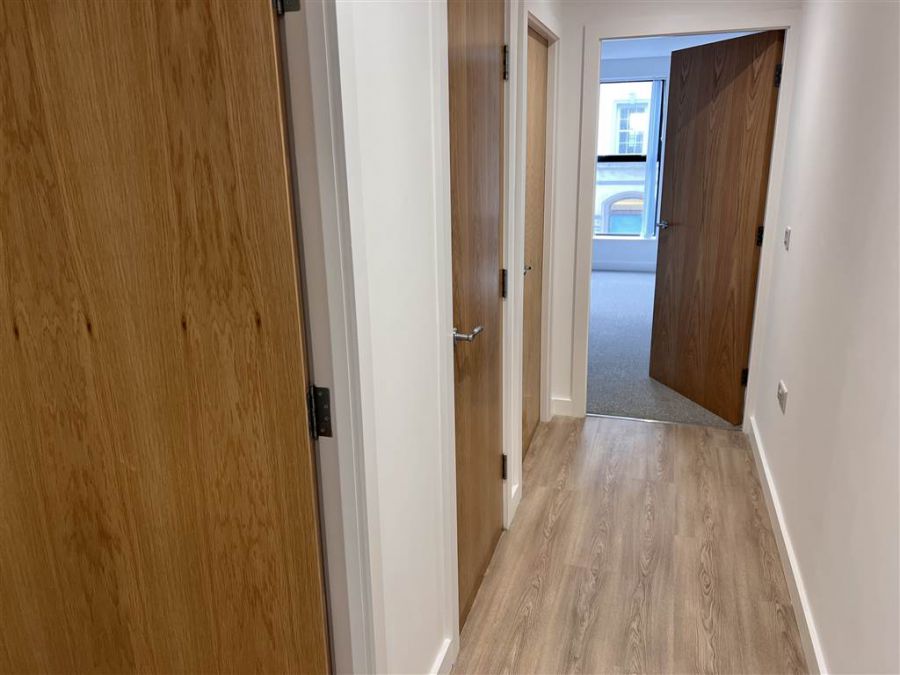 2E Meetinghouse Lane