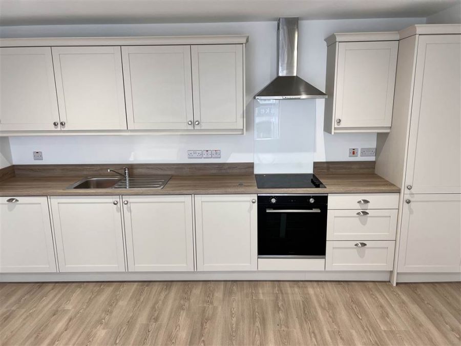 2E Meetinghouse Lane