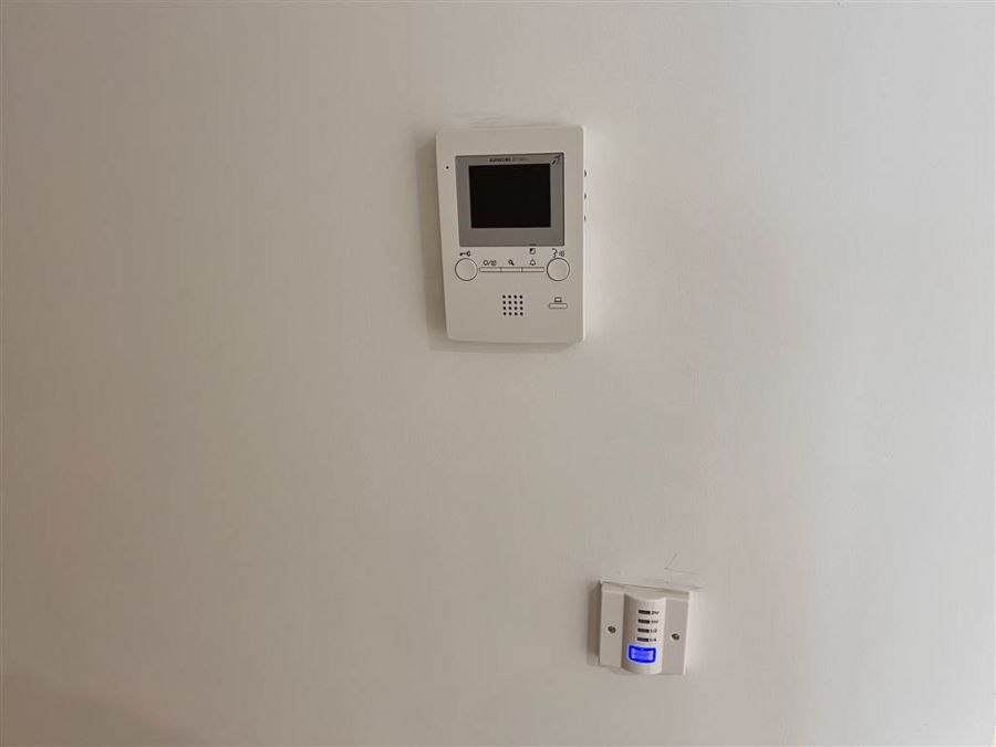 2E Meetinghouse Lane