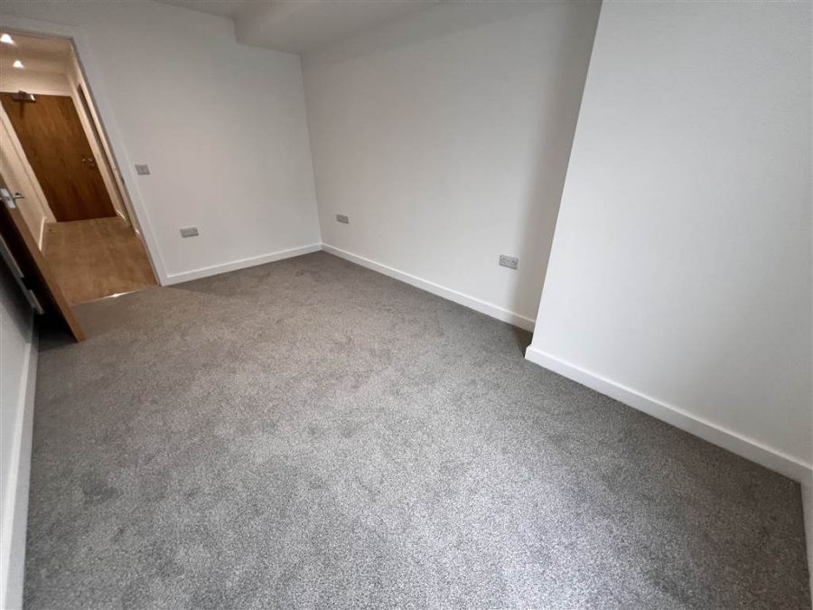 2E Meetinghouse Lane