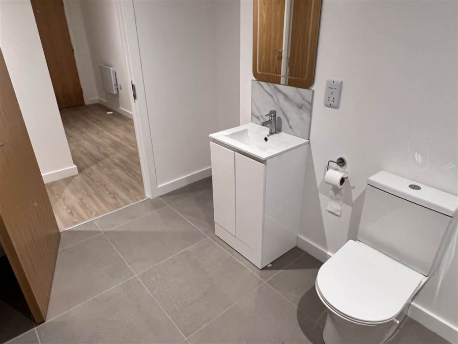 2F Meetinghouse Lane