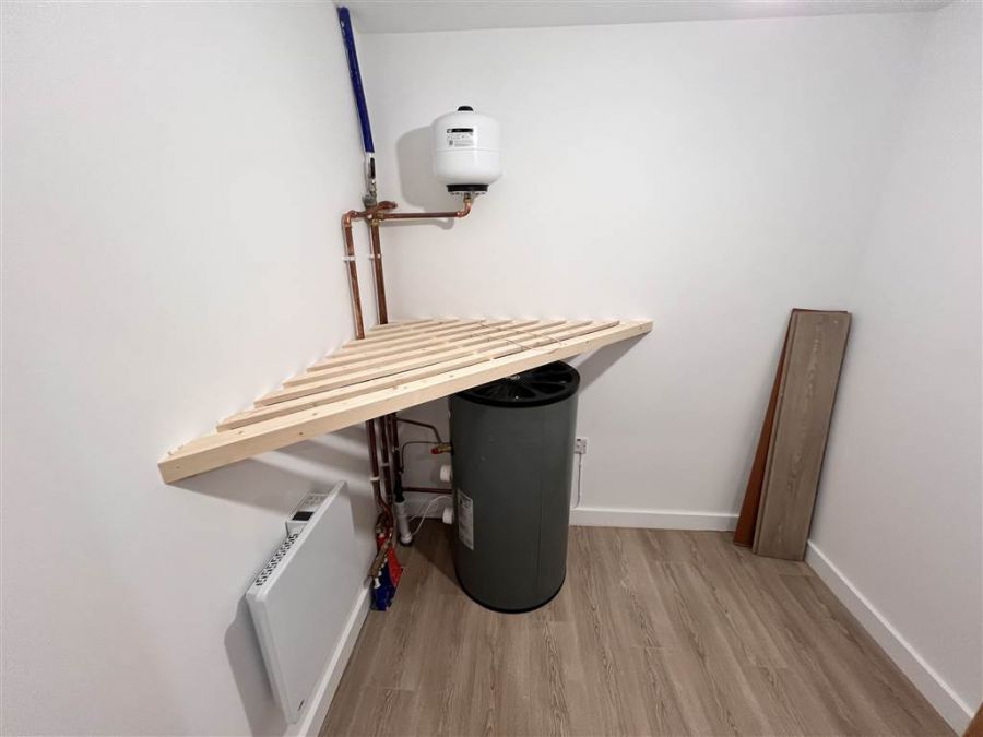 2F Meetinghouse Lane