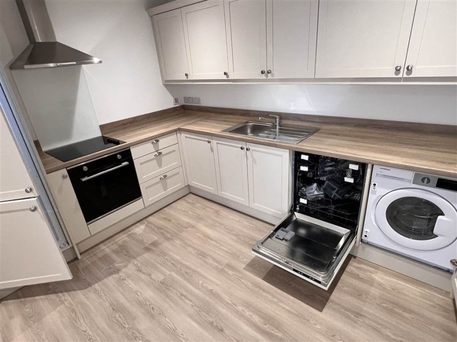 2F Meetinghouse Lane