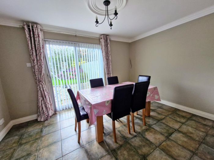 38 Rathview Park