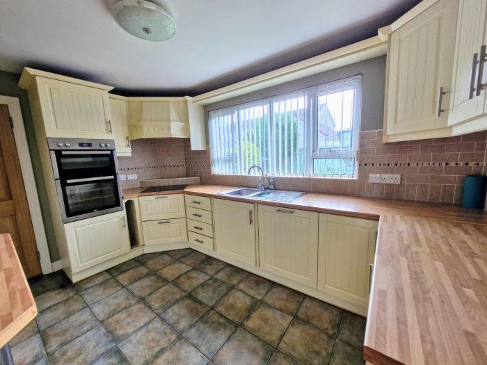 38 Rathview Park