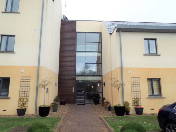 9  Erne Marine Apartments