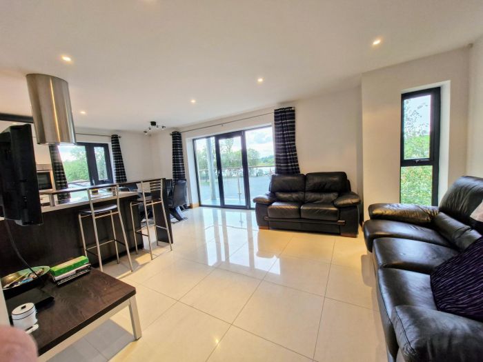 9  Erne Marine Apartments