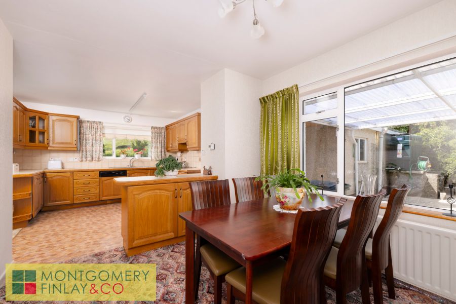 5 Ashwoods Road