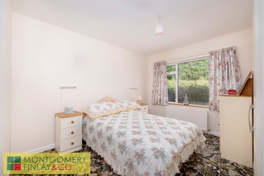 5 Ashwoods Road