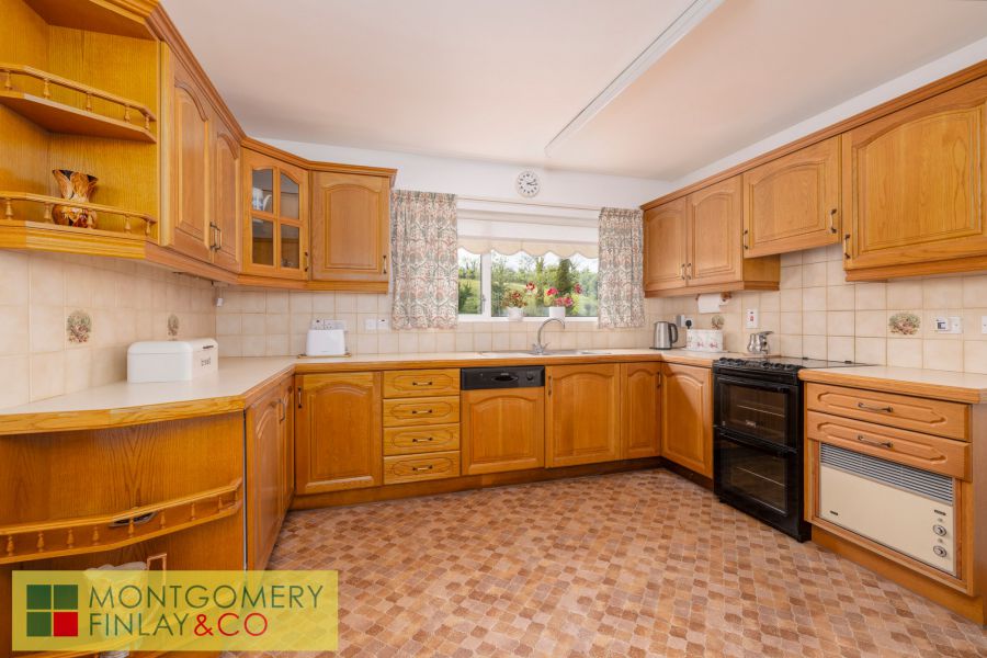 5 Ashwoods Road