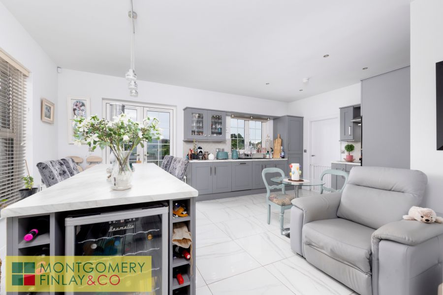 24 Cherrymount Green