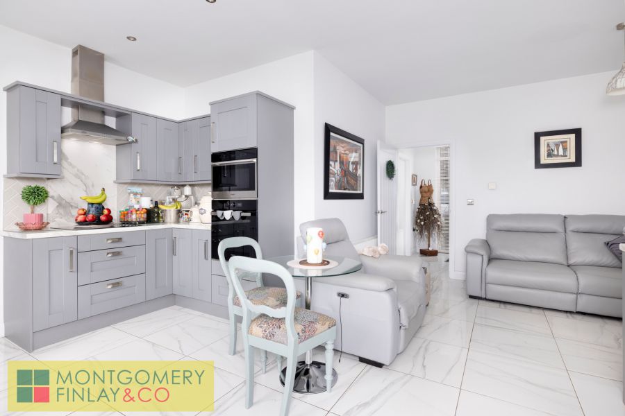 24 Cherrymount Green