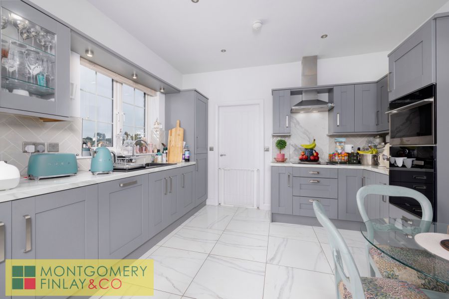 24 Cherrymount Green