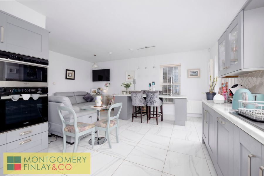 24 Cherrymount Green