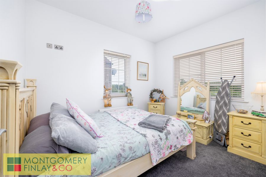 24 Cherrymount Green