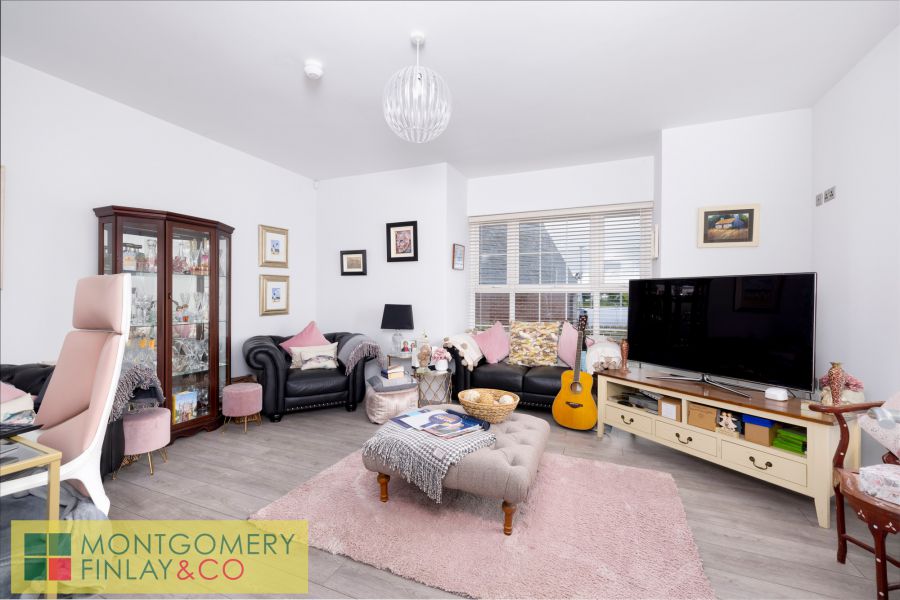 24 Cherrymount Green
