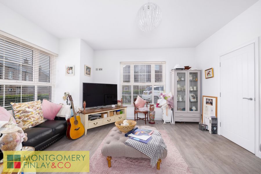 24 Cherrymount Green