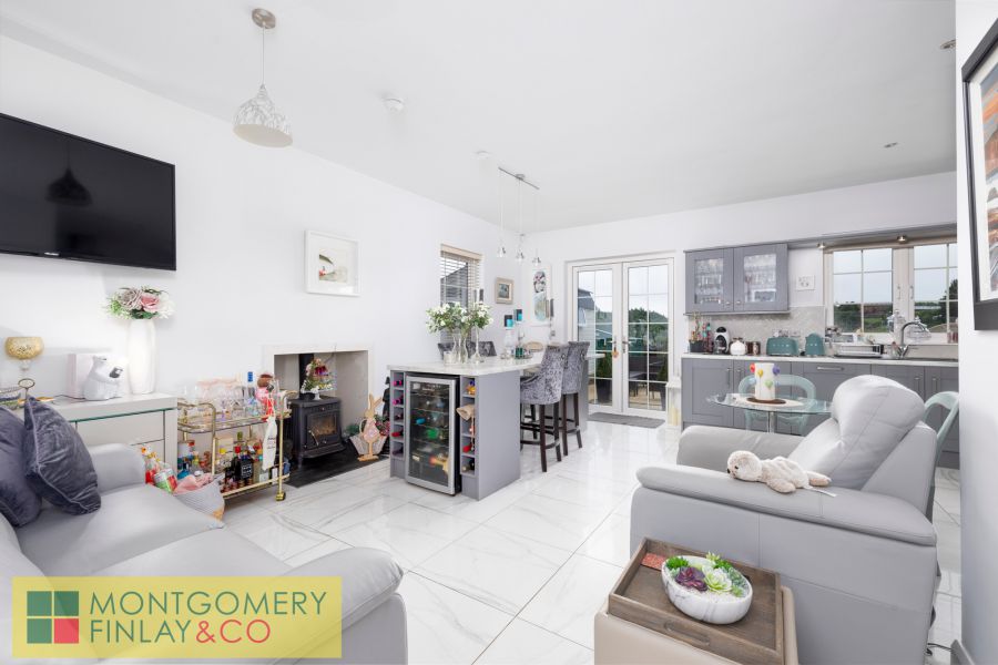 24 Cherrymount Green