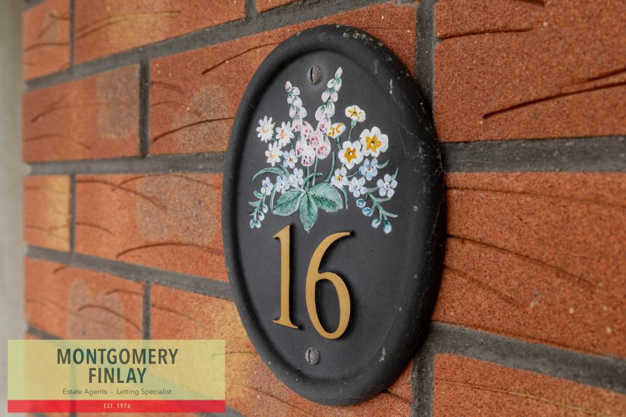 16 Killyvilly Heights