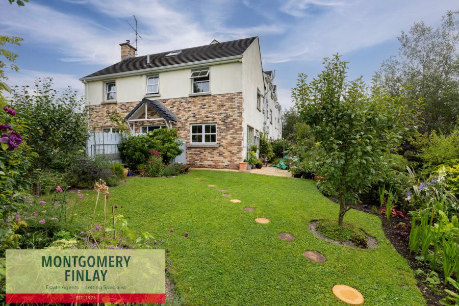 38 Featherbed Glade
