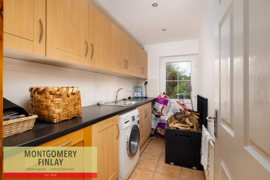 38 Featherbed Glade