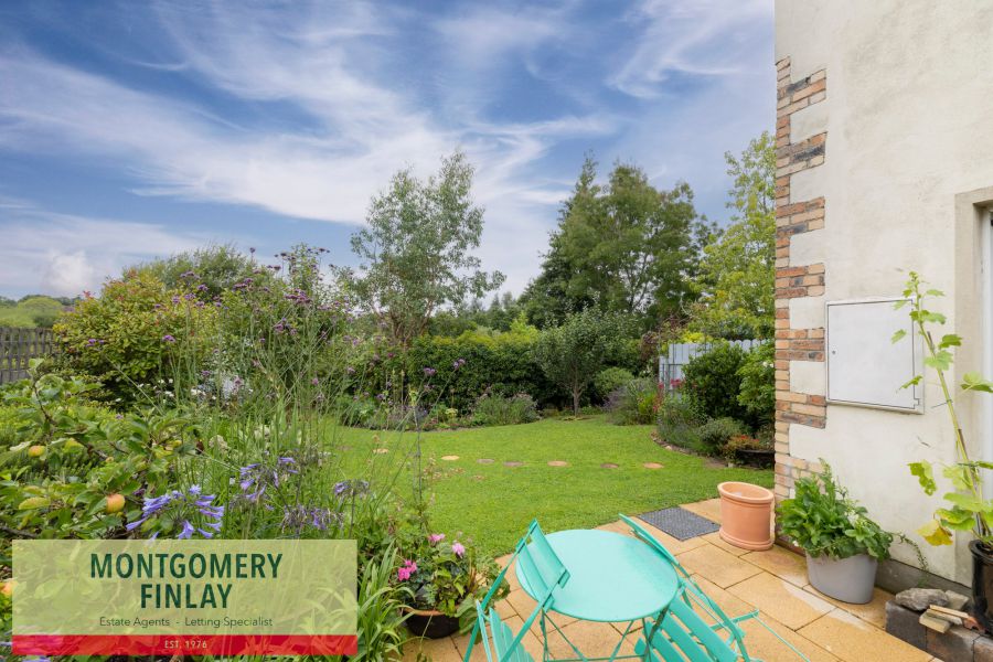 38 Featherbed Glade