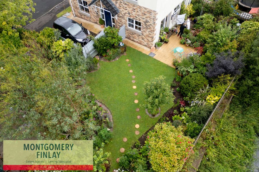 38 Featherbed Glade