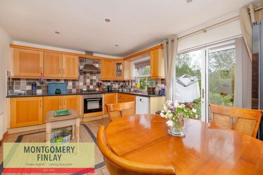 38 Featherbed Glade