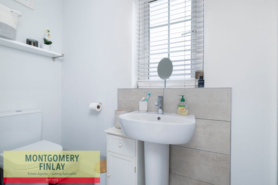 17 Cherrymount Avenue