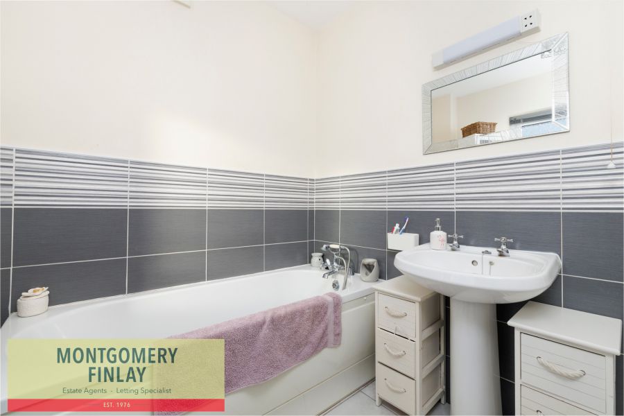 42 College Park Lane