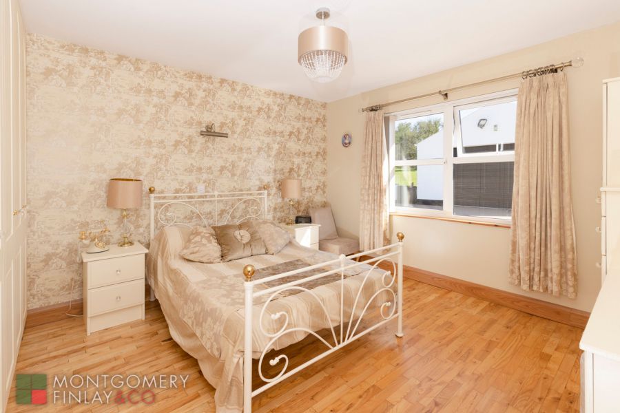 33 Moorfield Road