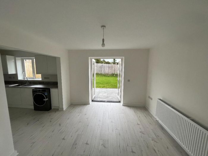 3 Bedroom Detached, 67 The Meadows