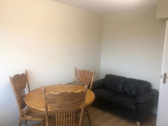 Apt 4 82 Main Street Apt 4 82 Main Street