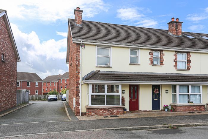 10 Danesfort Park, saintfield road, carryduff, BT8 8FG