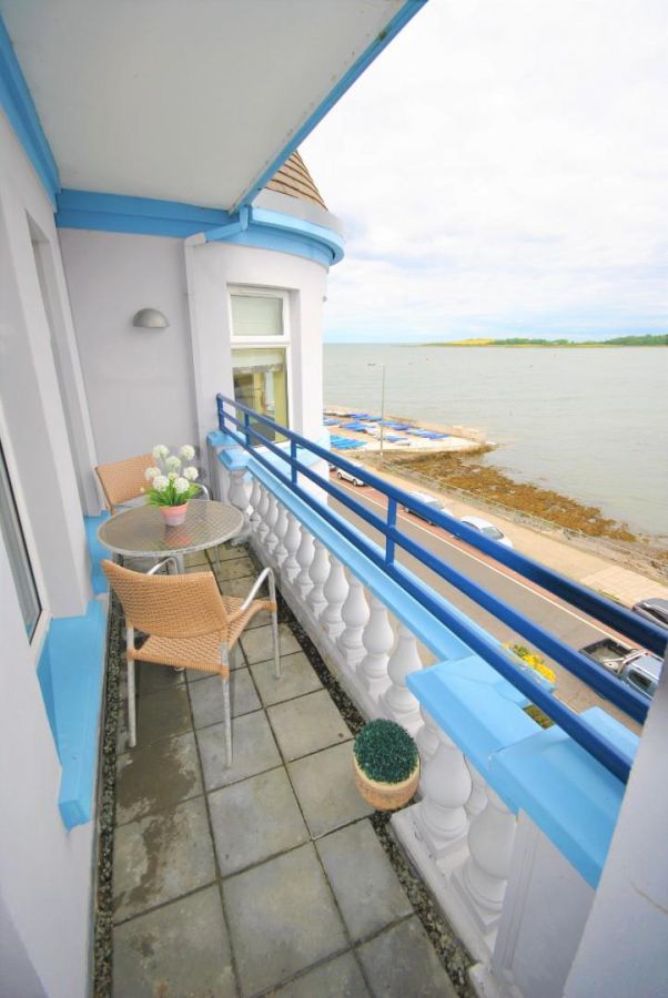 Apt 15 Ballyholme View