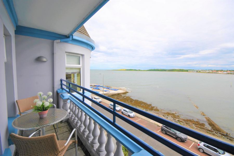 Apt 15 Ballyholme View