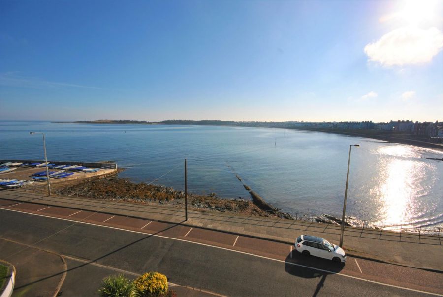 Apt 15 Ballyholme View