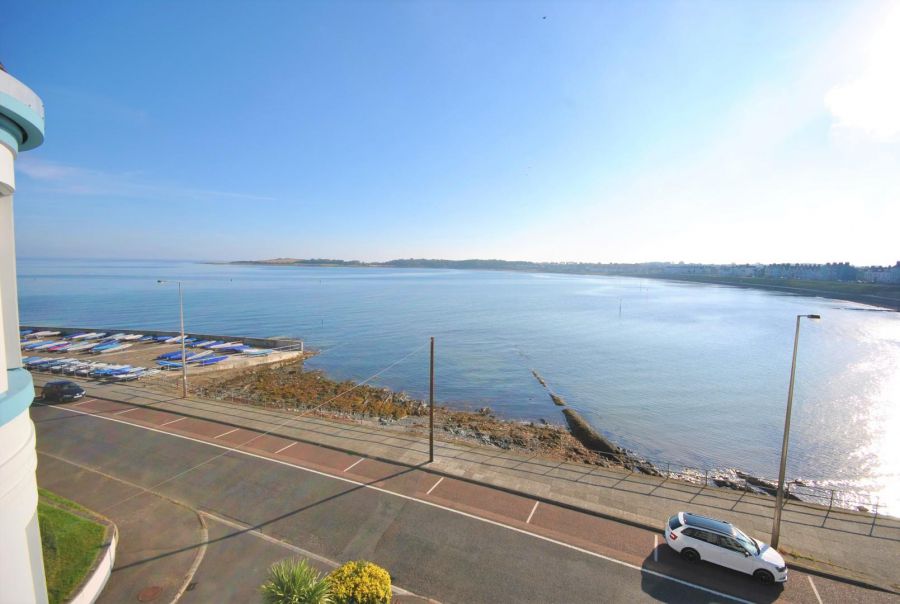 Apt 15 Ballyholme View