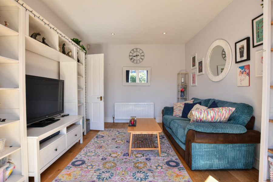 24 Ashley Gardens