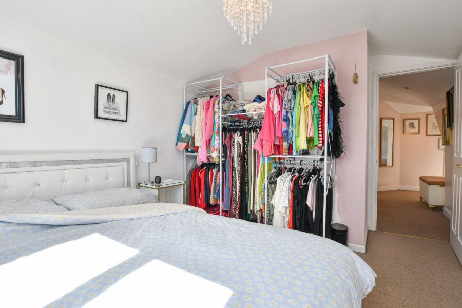 24 Ashley Gardens