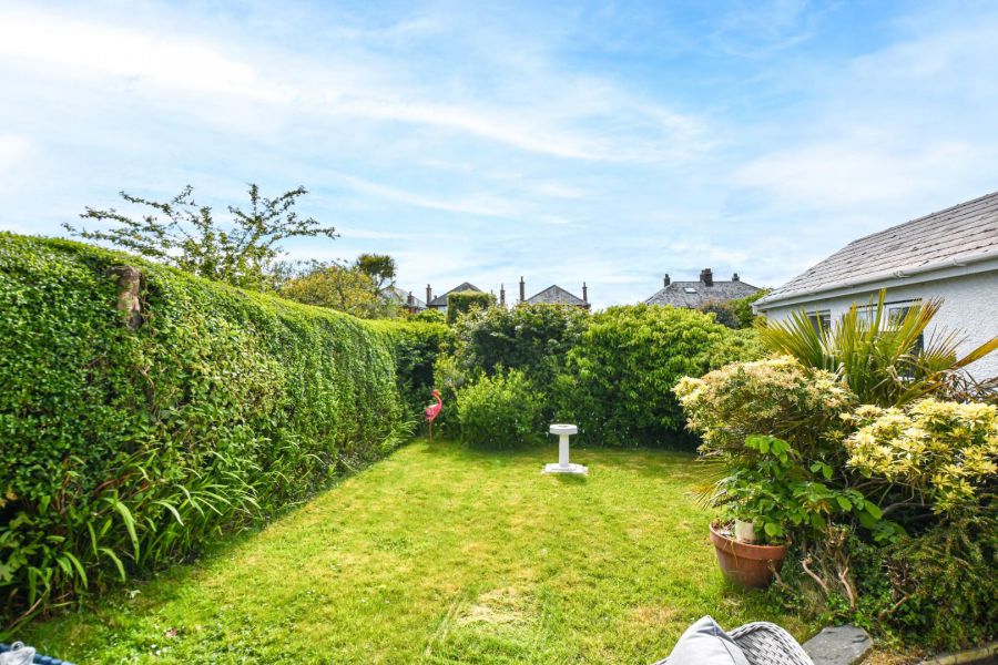 24 Ashley Gardens