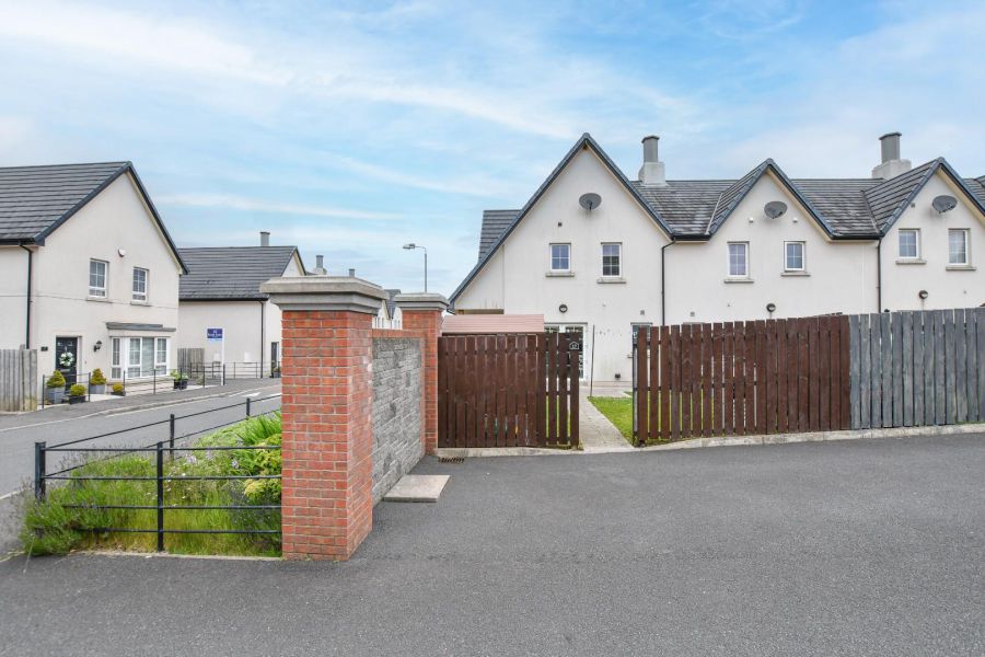 17 Millmount Village Square