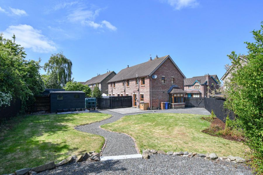 51 Stonebridge Gardens