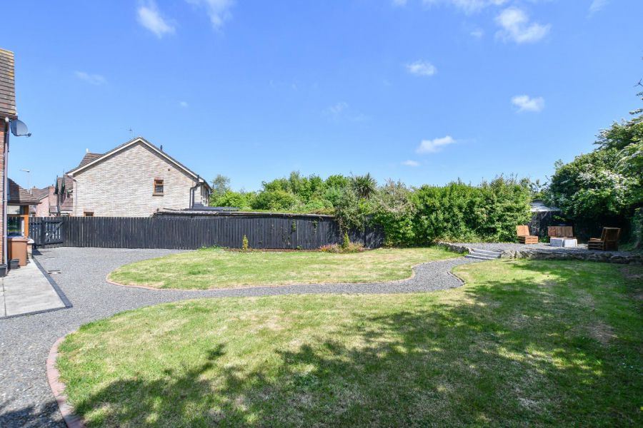 51 Stonebridge Gardens